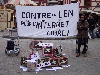 docs/photos/20030306-Manif_anti_LEN/thumbnails/20040306-Bareusai-banderole_n_sculpture-1.jpg